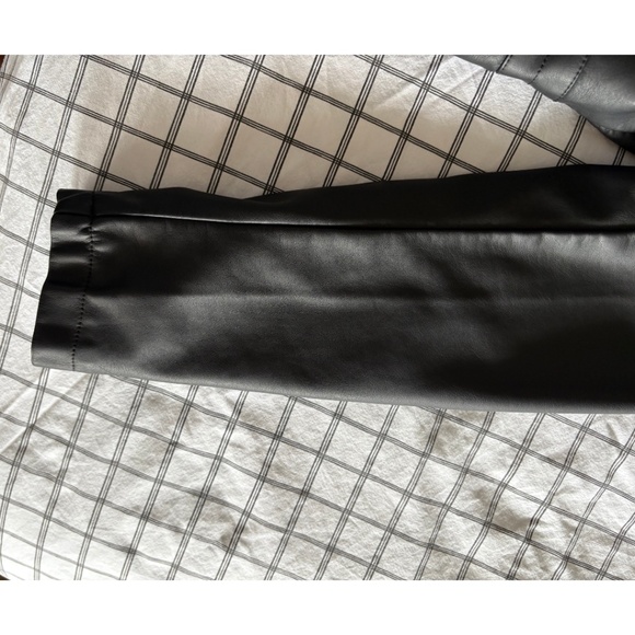 Cleo Petites Black Faux Leather Moto Jacket with Zipper Pockets (S/P) - Picture 8 of 15